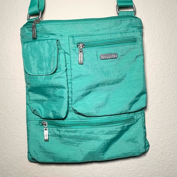 Baggallini Crossbody Zip Closure Purse Shoulder Green‎ Lightweight Travel Purse - Picture 2 of 12